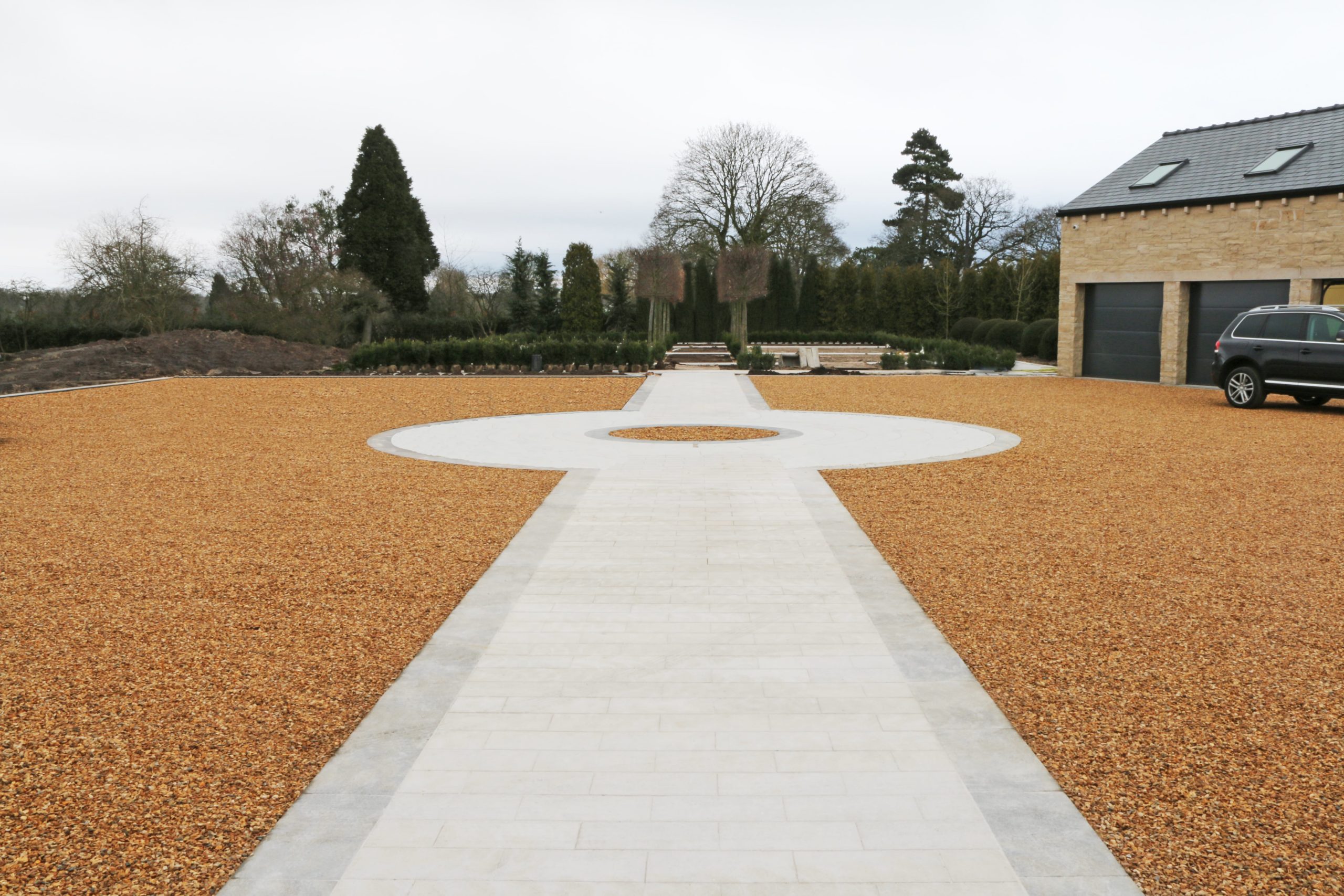 Gravelrings landscape system - gravel driveway example 