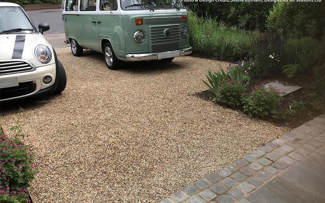 Using edging to create a perfect gravel driveway
